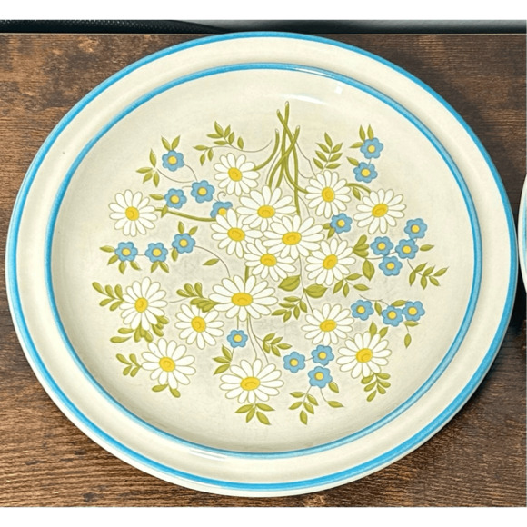 Vtg Pair Fairfield Mastercraft Stoneware Daisies Pattern Dessert/Salad Plates - Picture 5 of 10